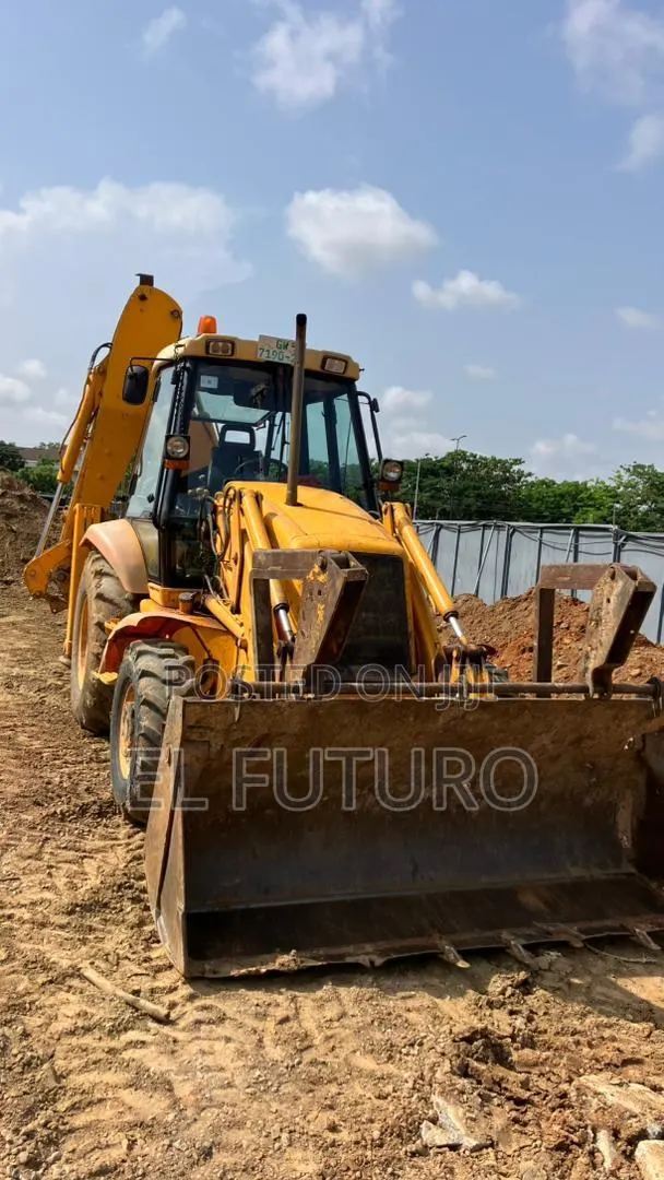 Backhoe Loader for Renta| Operator & Diesel Included · Photo 1