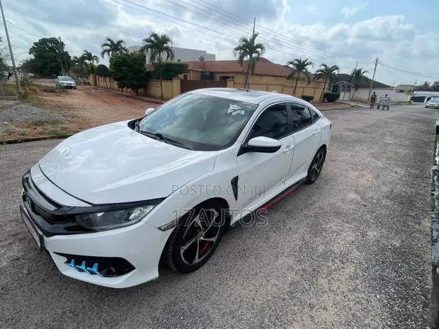 Honda Civic 2017 White · Photo 1