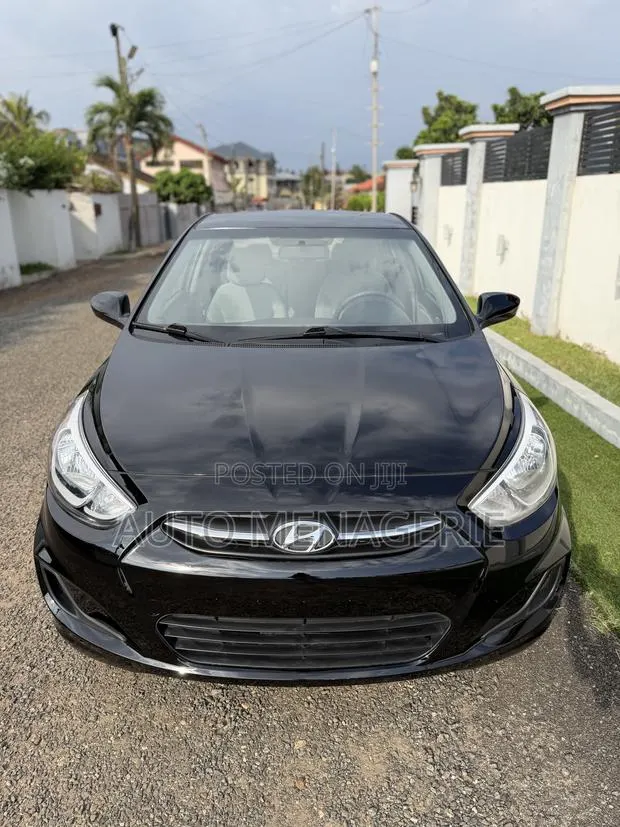 Hyundai Accent SE Sedan 2016 Black · Photo 1