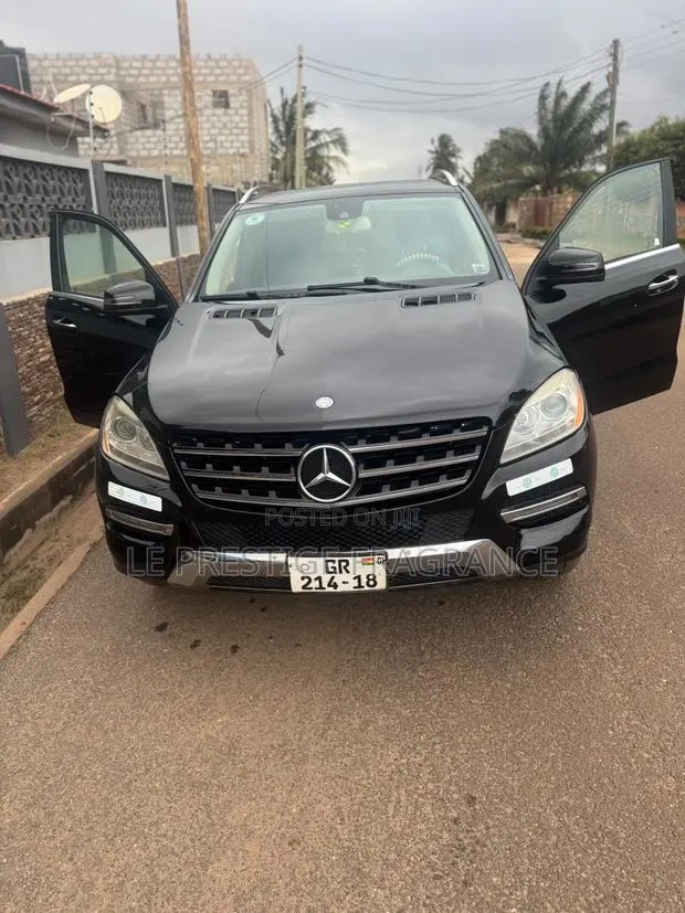 Mercedes-Benz C350 C350e Hybrid RWD 2015 Black · Photo 1