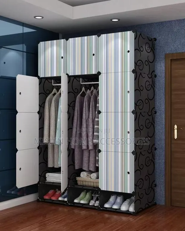 Wardrobe 12 Cubes · Photo 1