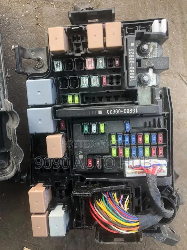 Hyundai Elantra 2016–2017 Fuse Box – Premium OEM | Foreign Used · Photo 1