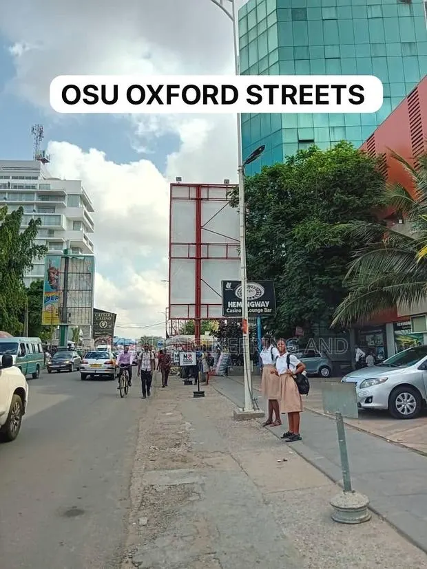 Oxford Streets 9/5 M Billboards Available for Rent. · Photo 1