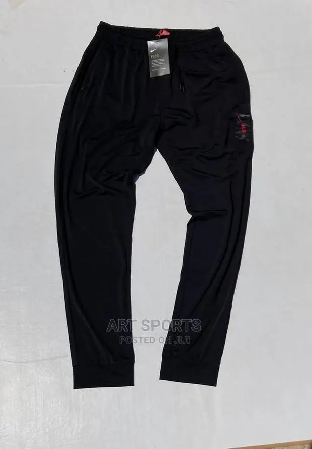 Nike Joggers · Photo 1