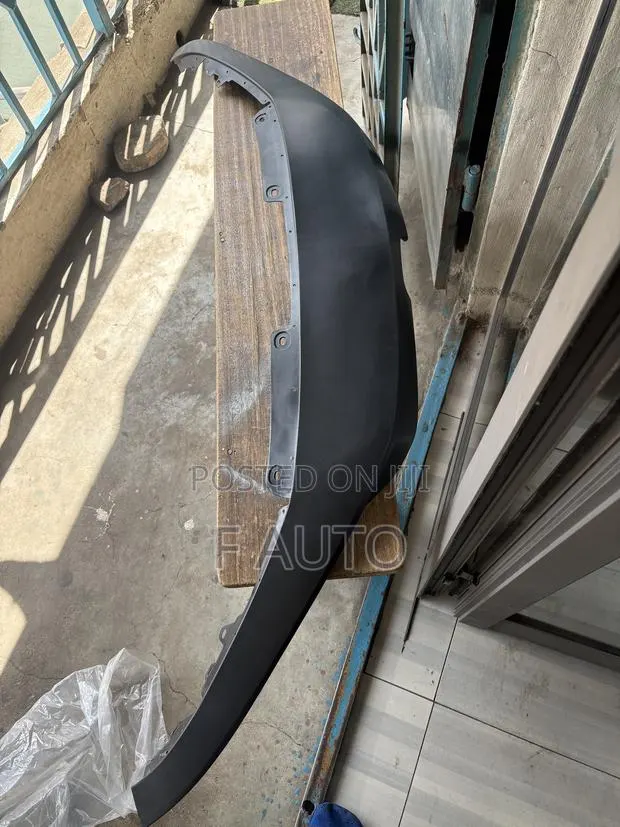 Honda Civic 2022,2023,2024 Front Bumper Top Moulding (Bonnet Moulding) · Photo 1