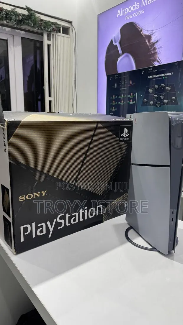 PLAYSTATION 5 30th Anniversary · Photo 1