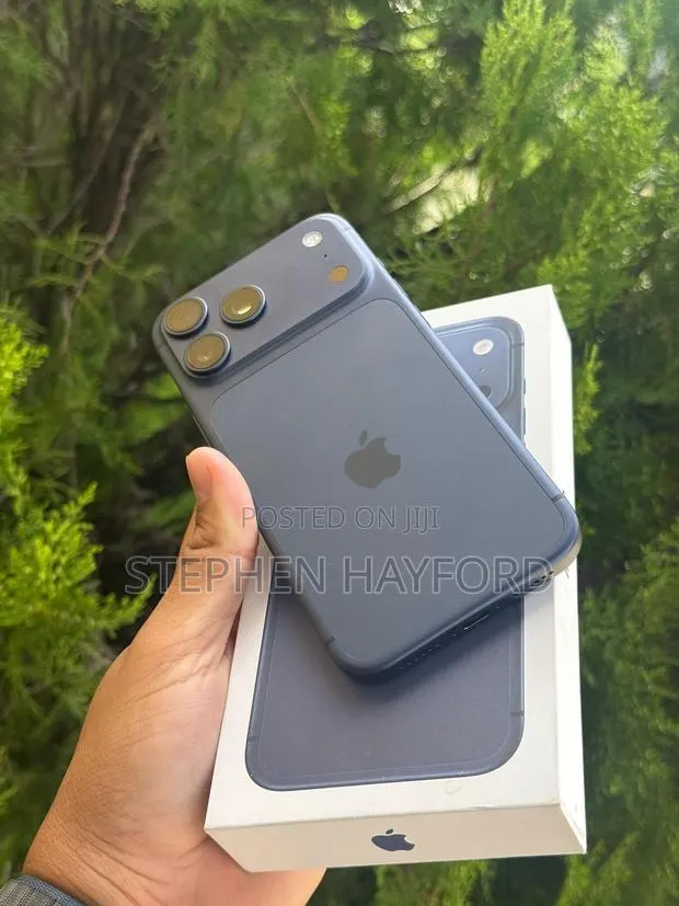 Apple iPhone 17 Pro Max 512 GB Blue · Photo 1