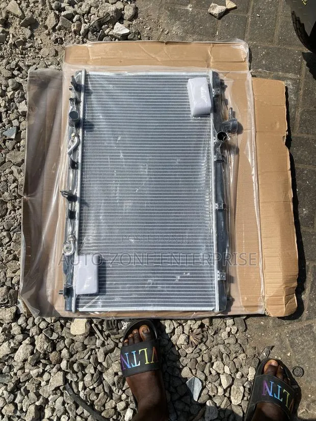 Honda CRV 2007 2008 2009 2010 2011 Radiator Tank · Photo 1