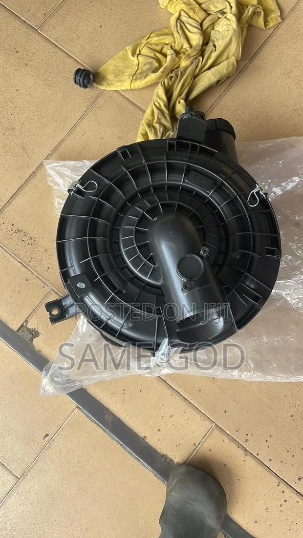 Toyota Hillux Air Cleaner 2008-2015 · Photo 1