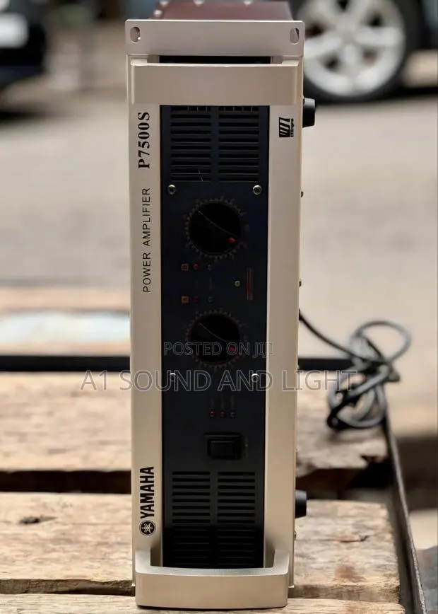 Yamaha P7500S 2-Channels Amplifier · Photo 1