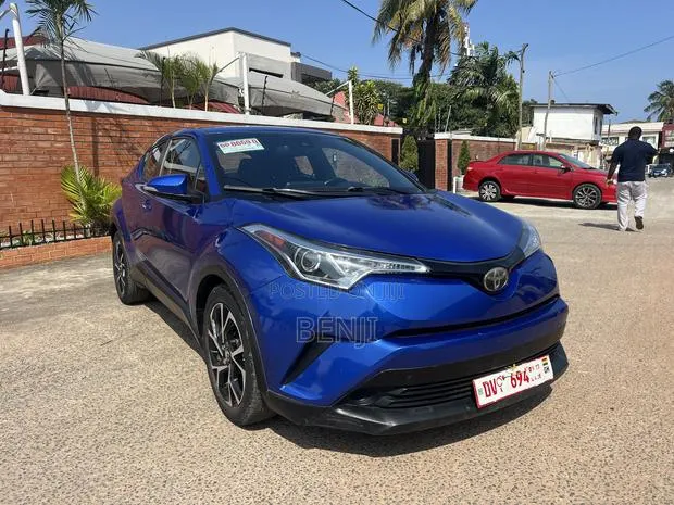 Toyota C-HR 2018 Blue · Photo 1