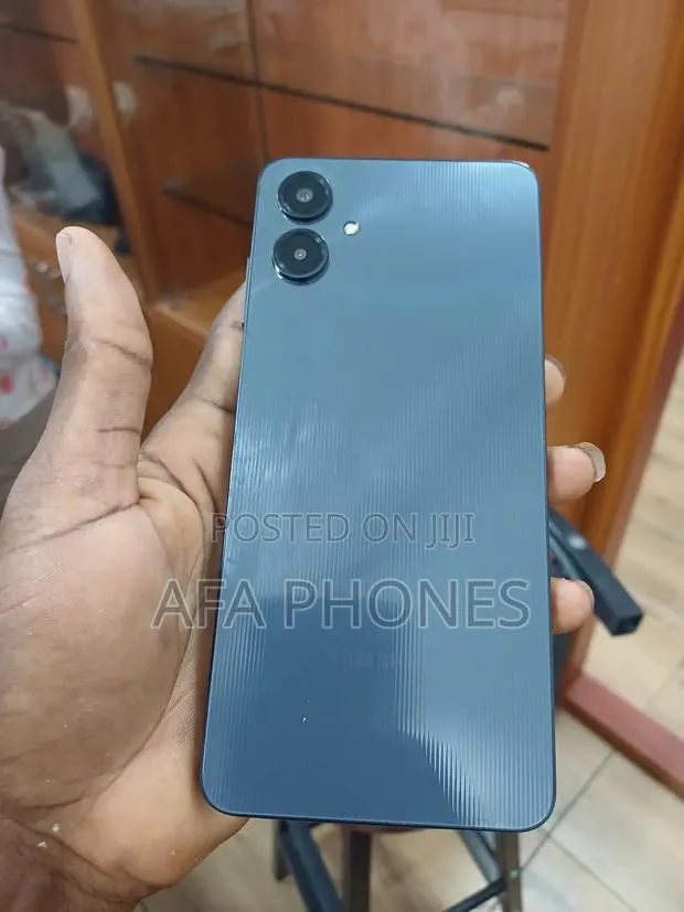Samsung Galaxy A06 64 GB Blue · Photo 1
