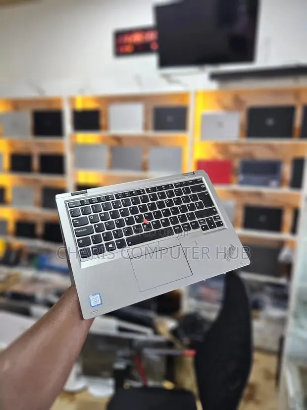 Laptop Lenovo ThinkPad X390 Yoga 8GB Intel Core i5 SSD 256GB · Photo 1