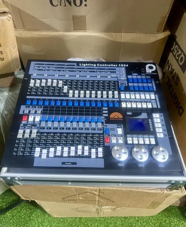 Prolumen Kingkong 1024 DMX Stage Lighting Controller · Photo 1