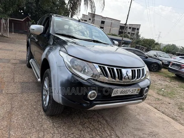 Mitsubishi L200 2017 Black · Photo 1
