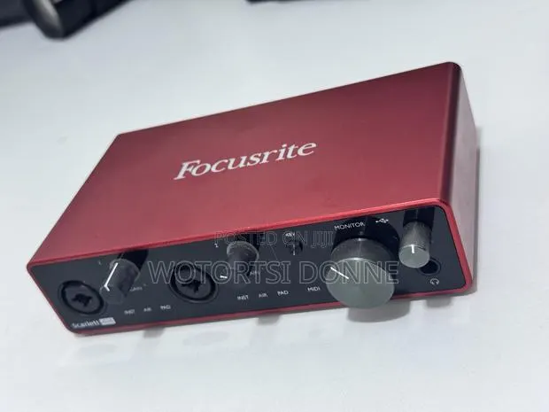 Focusrite 4i4 · Photo 1
