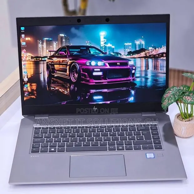 New Laptop HP ZBook Studio 16GB Intel Core i7 SSD 512GB · Photo 1