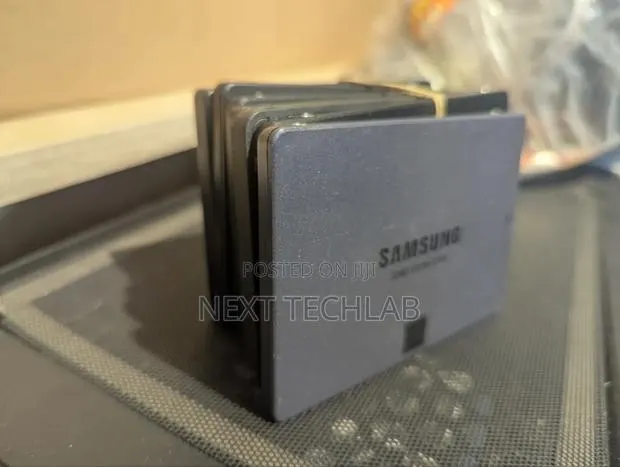 Samsung 870 QVO · Photo 1