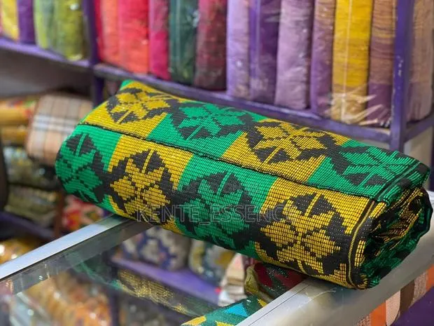Male Bonwire Kente(10 Yards) · Photo 1