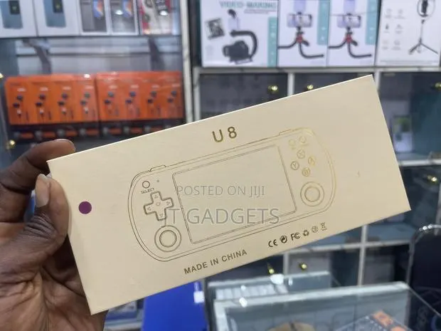 U8 Retro Handheld Game Console Relive the Classics! · Photo 4