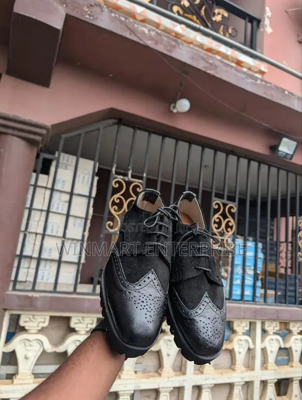 Official Dotted Shoe · Photo 1