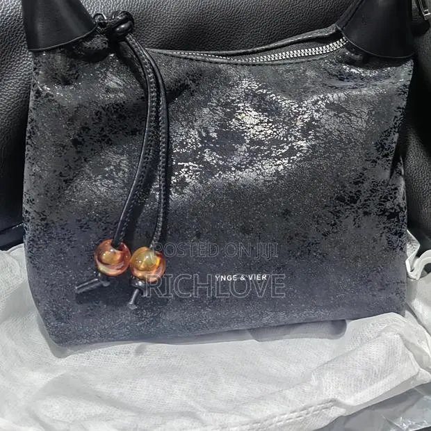 Elegant Women Handbag · Photo 1