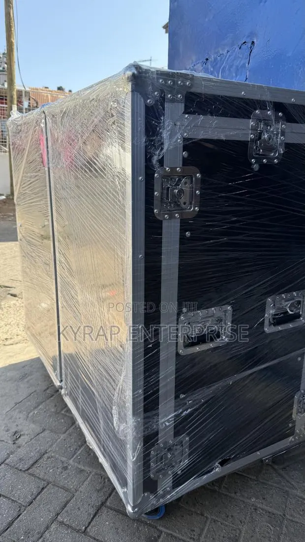 18u Amplifier Rack Case · Photo 1