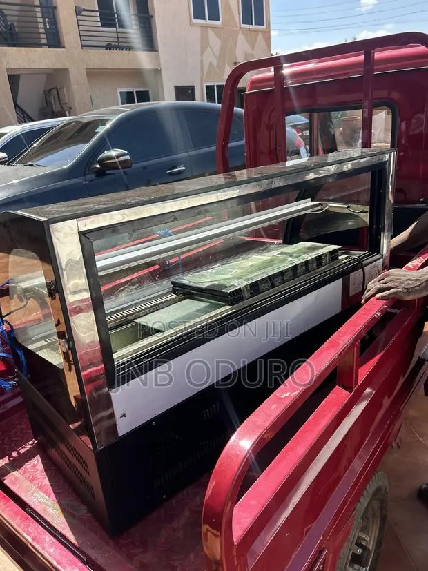 Commercial Display Refrigerator / Showcase – For Sale · Photo 3