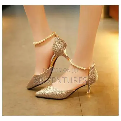 Women's High Heels Elegant Golden Shoes · Photo 1