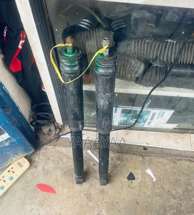 Toyota Voxy Back Shocks · Photo 1