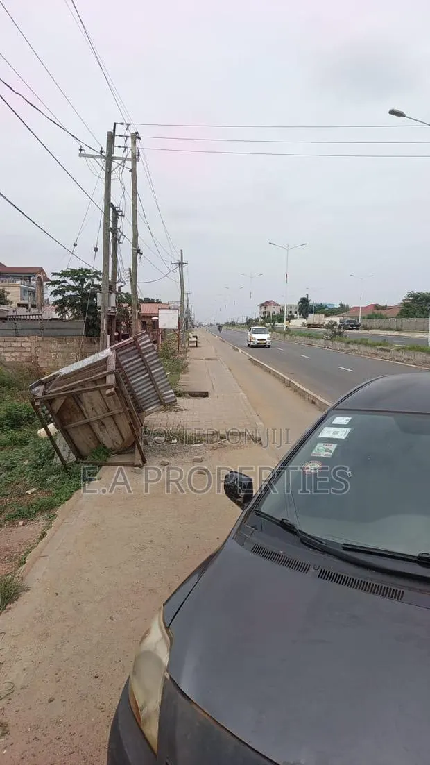3plots Road Side Land for Sale · Photo 1