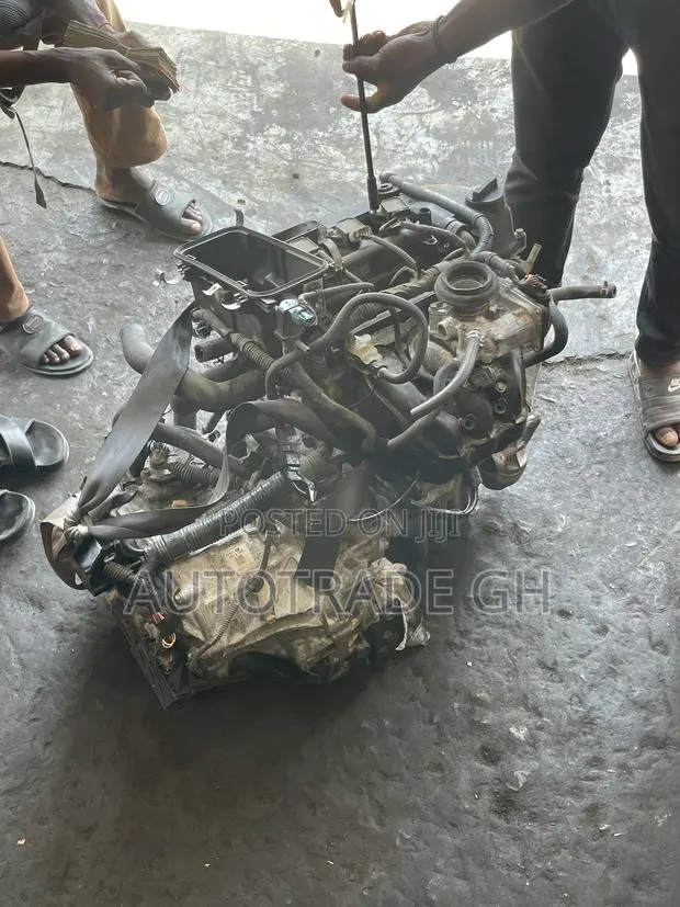 Toyota Vitz Engine 3, 4 Plugs – Engine Available · Photo 1