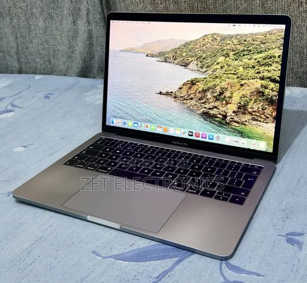Laptop Apple MacBook Pro 2017 8GB Intel Core i5 SSD 256GB · Photo 1