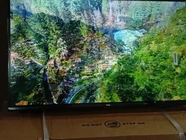 TCL 32-Inch Tv With Rich Colors and Clear Audio · Photo 1
