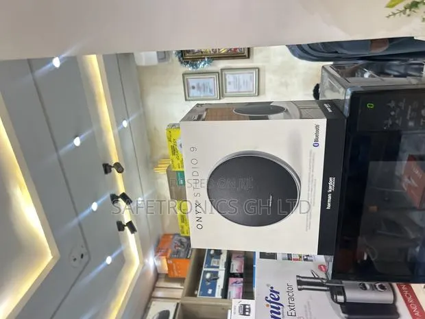 Grab Accessive Harman Kardon Onyx Studio 9 Electric Speaker · Photo 1