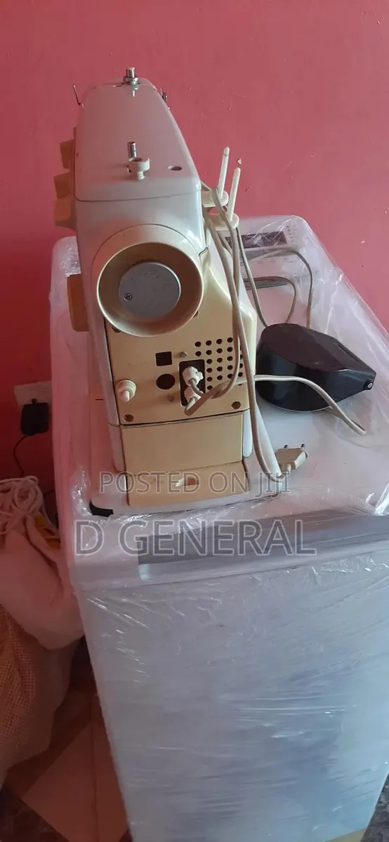 Hanseatic Major 15 Sewing Machine · Photo 1