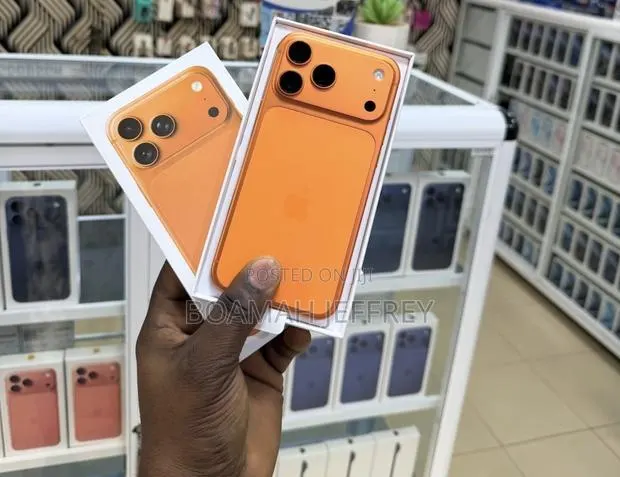 Apple iPhone 17 Pro Max 512 GB Orange · Photo 1
