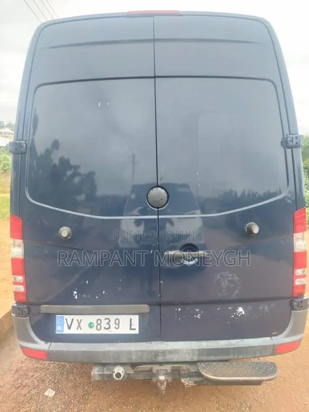 Mercedes-Benz Sprinter 2012 Blue · Photo 1