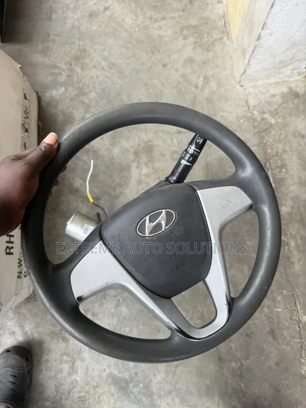 12-15 Hyundai Accent Steering · Photo 1