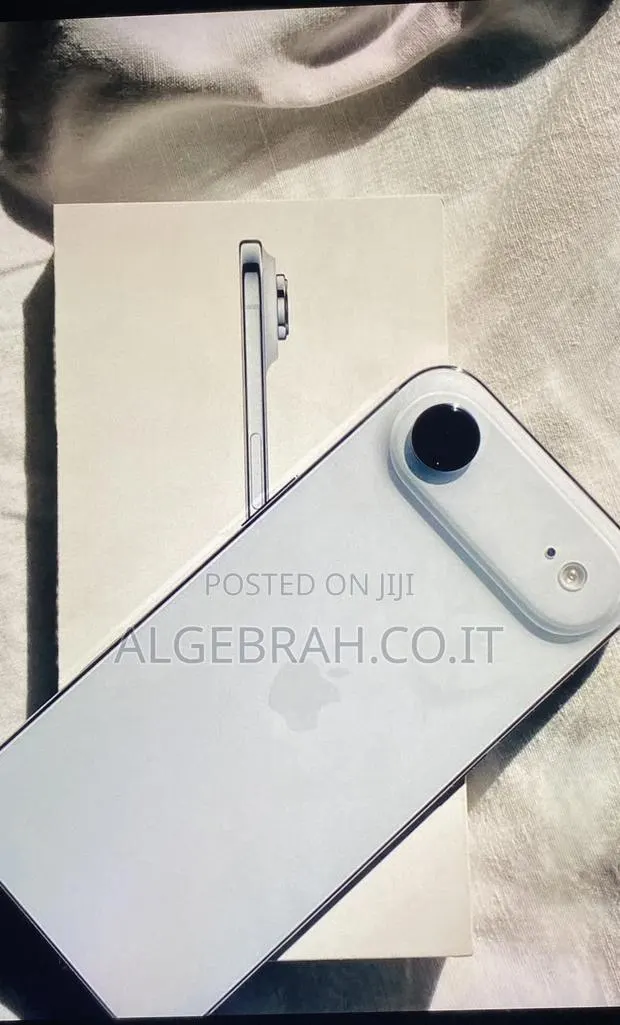 New Apple iPhone Air 256 GB Silver · Photo 1