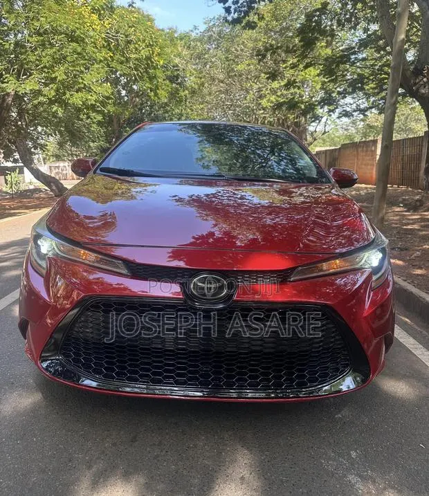 Toyota Corolla LE 2021 Red · Photo 1