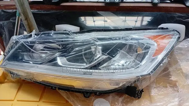 Honda Accord 2016 - 2017 Headlight Normal · Photo 1