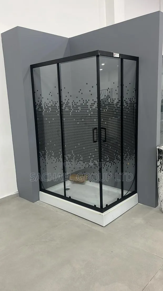 Mosaic Black Shower Cubicle · Photo 1