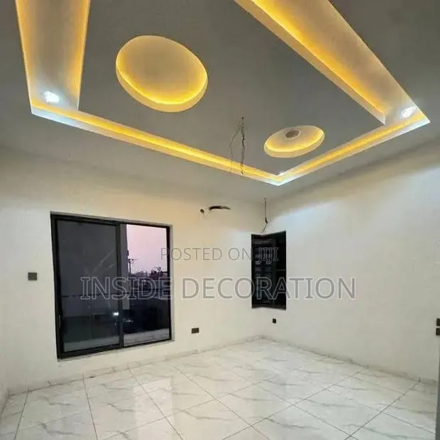 P.o.p Ceiling · Photo 1