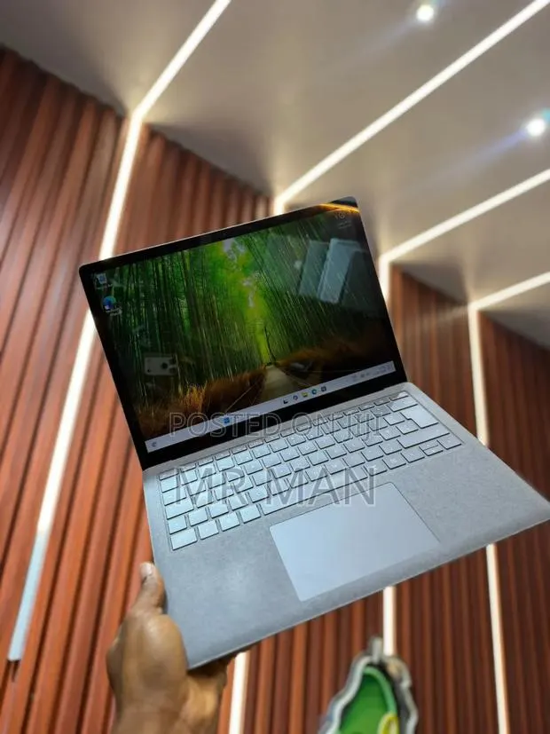 New Laptop Microsoft Surface Laptop 3 8GB Intel Core i5 SSD 256GB · Photo 1