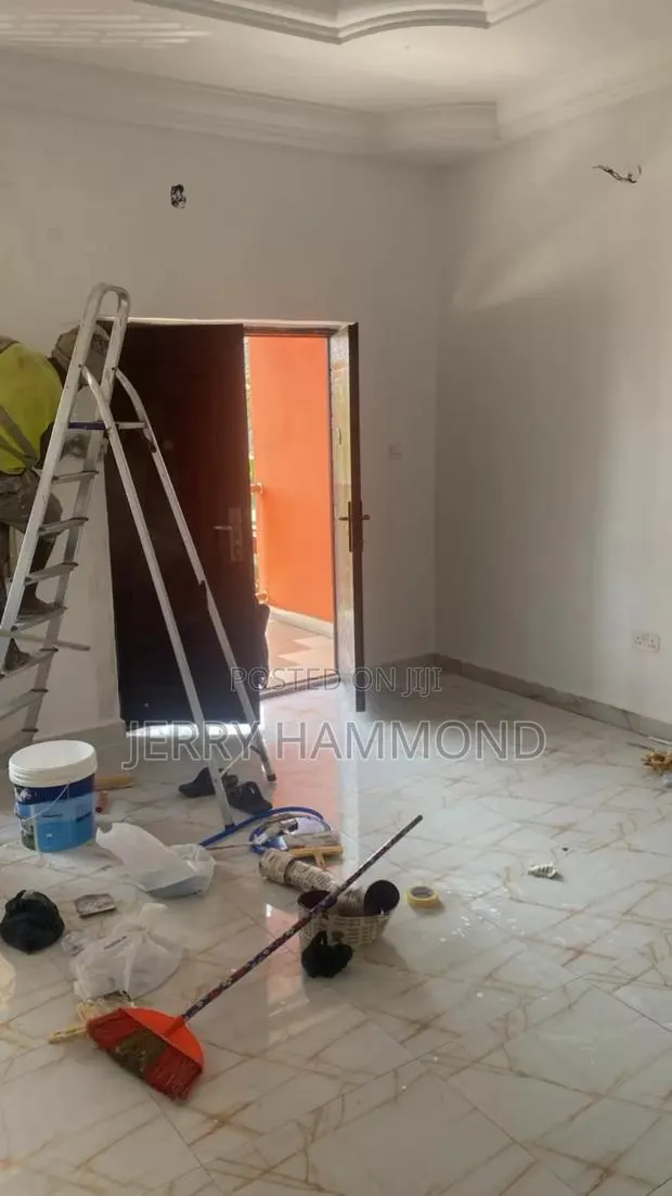 3bdrm Apartment in Bushroad In A Seren, New Town for rent · Photo 1