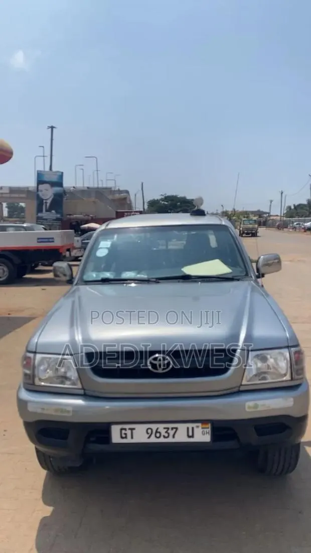 Toyota Hilux 2009 Gray · Photo 1