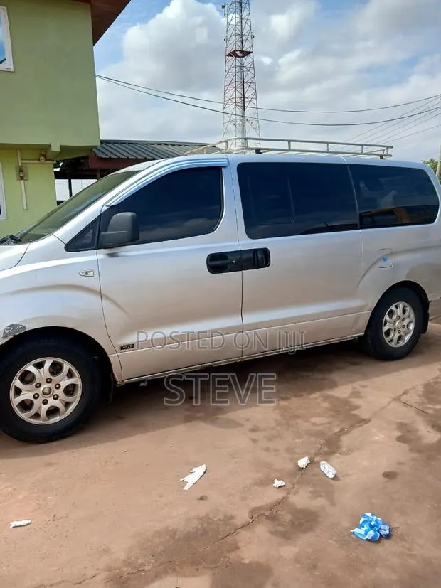 Hyundai Starex 2015 Grey · Photo 3
