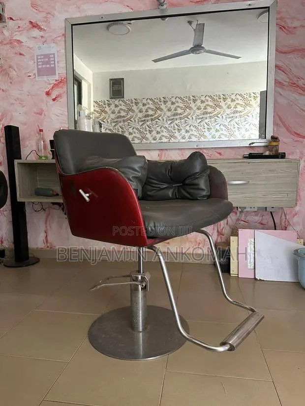 Barbering Chair/Salon Chair · Photo 1