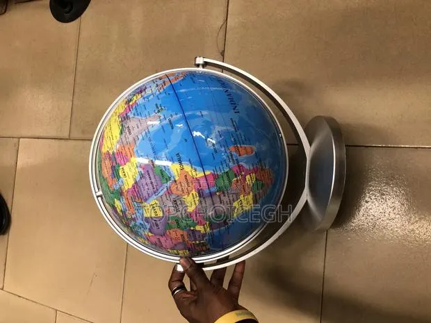 Medium Size Globe · Photo 1